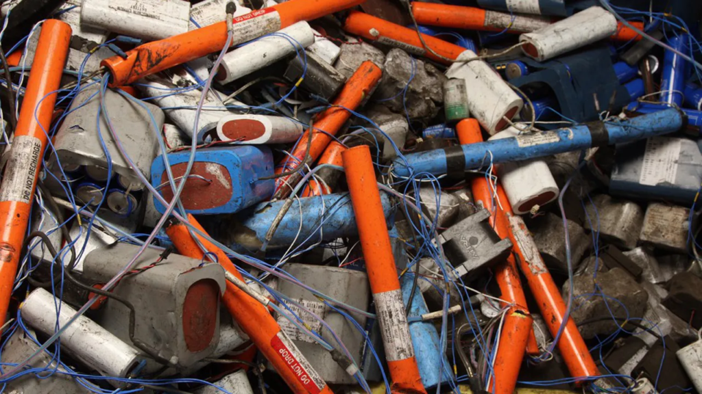 Les batteries qui s’enflamment, la nouvelle plaie des centres de tri et de recyclage